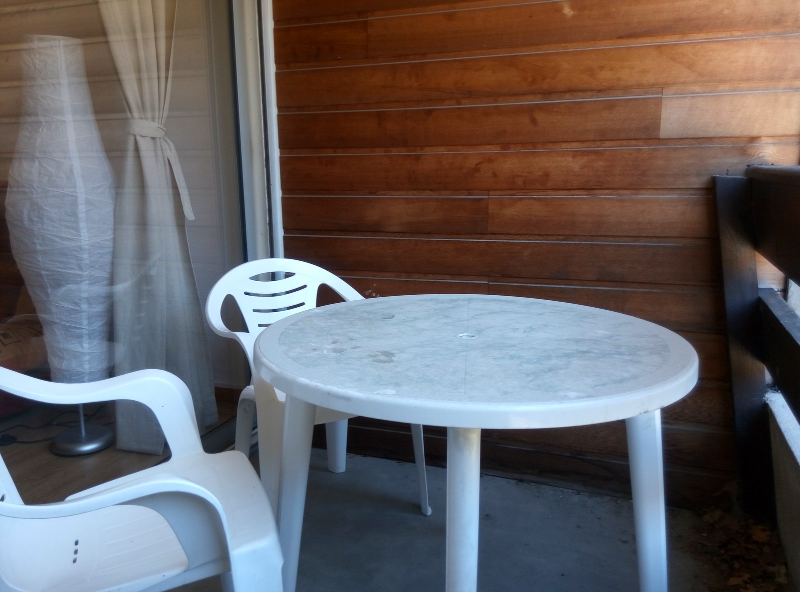 LOCATION AX LES THERMES - APPARTEMENT 5 PERSONNES REMISE J-15